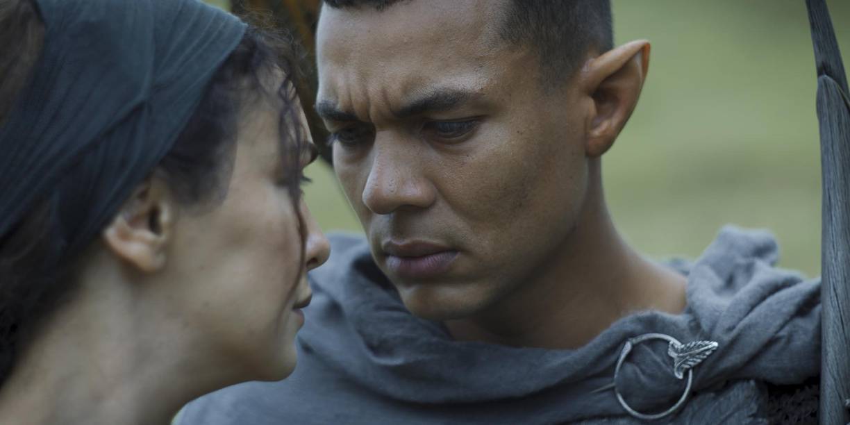 Córdova, a su vez, reveló que los mensajes directos que recibe en redes sociales estan llenos de “discurso de odio puro y vicioso” desde que se convirtió en la primera persona de color en interpretar a un elfo en una franquicia de fantasía con El Señor de los Anillos: Los Anillos del Poder.