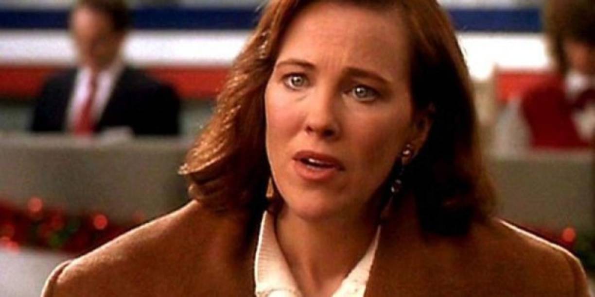 La actriz y humorista canadiense-estadounidense ganadora de los premios Emmy y los premios Gemini, es también conocida por su trabajo de comedia en SCTV y por sus papeles en películas como Delia Deetz en Beetlejuice, Sally en The Nightmare Before Christmas y la serie de falsos documentales.