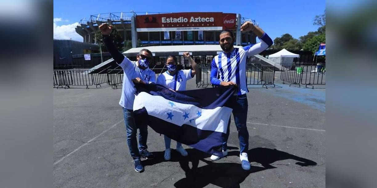 Catrachos presentes en el Azteca para apoyar a Honduras ante México
