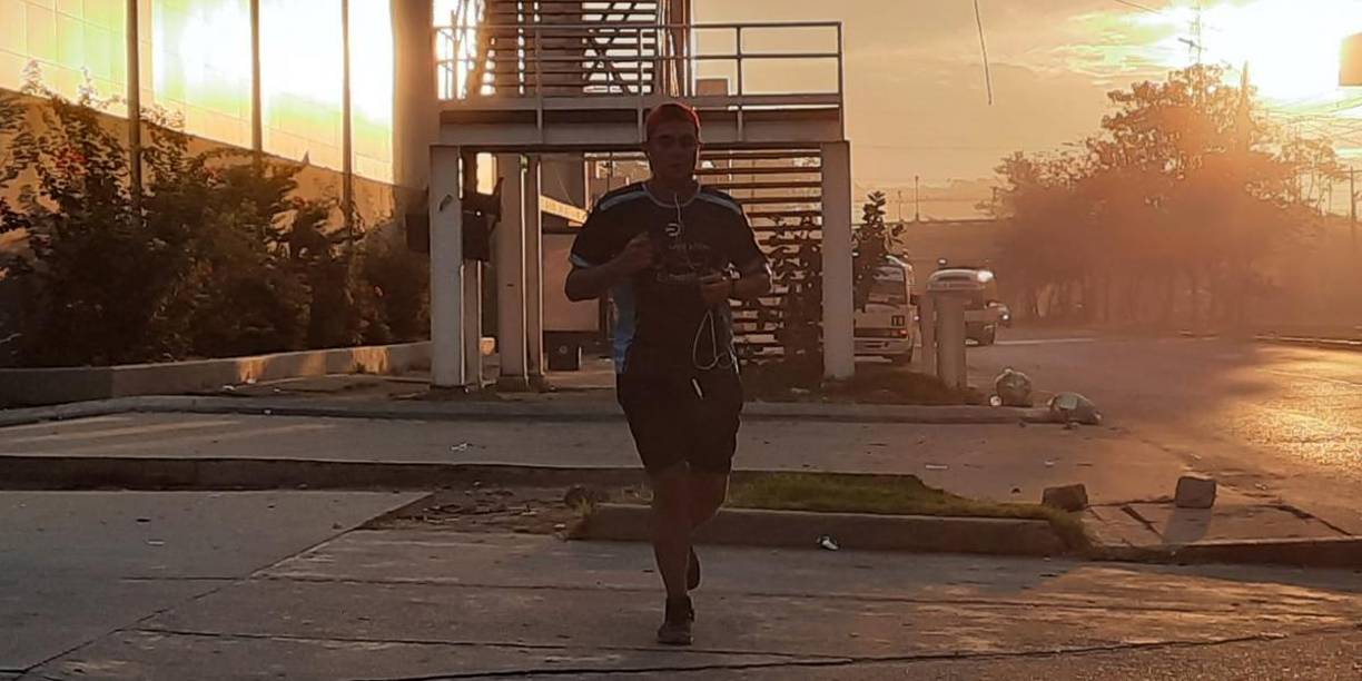 Marco Tulio Monterola recorrió desde la colonia Satélite hasta el bulevar de Los Caminantes.