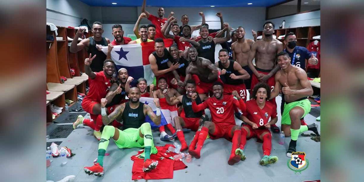 Los jugadores de Panamá celebraron el triunfo en el vestuario del Olímpico.