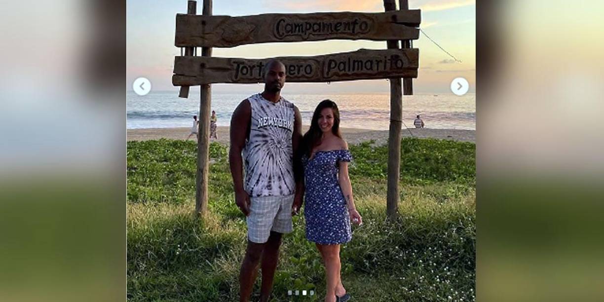 Jimena y Tis se habrían dado el “Sí, acepto” en alguna de las paradisíacas playas de Oaxaca, pues a través de sus historias de Instagram la famosa conductora presumió que estaba en Puerto Escondido al lado de su ahora marido.