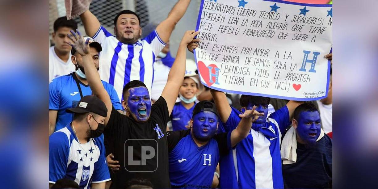 Las curiosas y divertidas pancartas en el estadio Olímpico