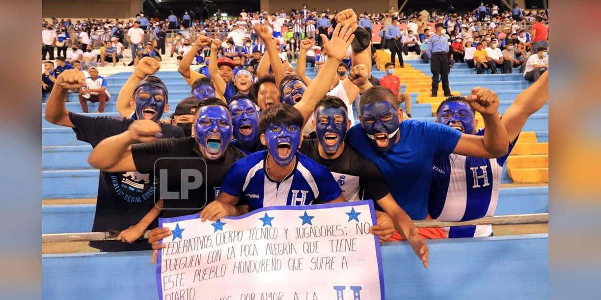 Una pancarta dedicada a los directivos de la Fenafuth.