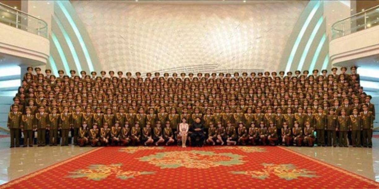 La esposa de Kim aparece esporádicamente en público, su última aparición data de noviembre de 2018, cuando acudió junto al líder norcorano a la recepción oficial del presidente de Cuba, Miguel Díaz-Canel, y su esposa a Pyongyang