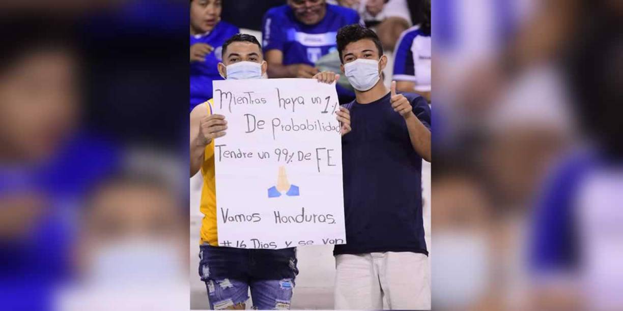 Bellas chicas y las pancartas: el ambientazo en el Honduras-Panamá en el Olímpico