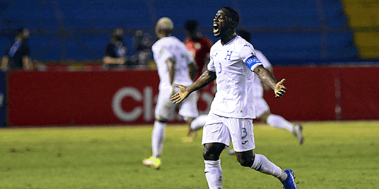 El capitán Maynor Figueroa festejando el gol de Bryan Moya.