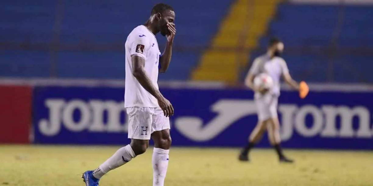 La tristeza de Maynor Figueroa tras el partido en el que cometió un grave error en el primer gol panameño.
