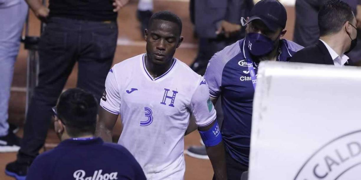 La tristeza de Maynor Figueroa tras el partido en el que cometió un grave error en el primer gol panameño.