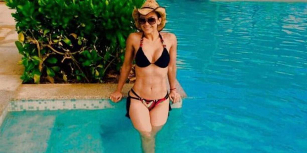 La actriz mexicana, Aracely Arámbula, también mostró cuerpazo en este 2016.