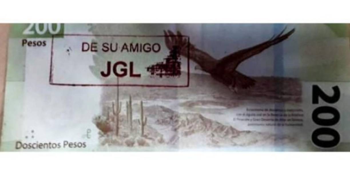 Según medios locales, a excepción del sello del Chapo, los billetes no presentan ningún tipo de daño, por lo que acorde con personal del banco Banamex, es válido y puede ser utilizado para cualquier compra o pago.