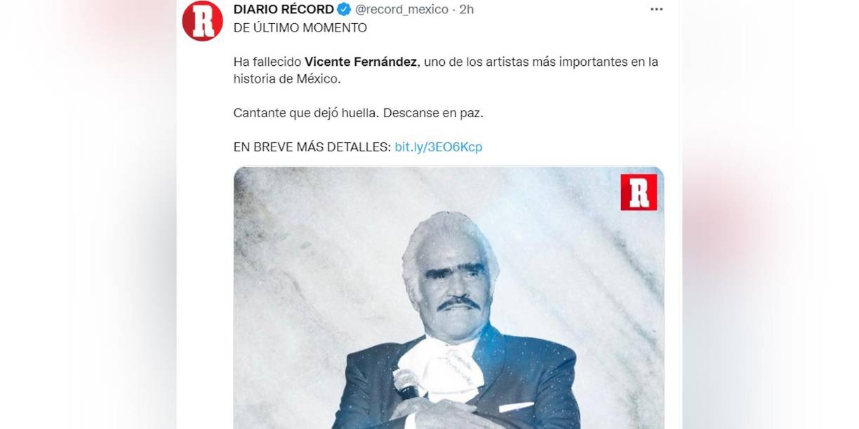 Diversas disqueras lo rechazaron, pero su suerte cambió tras la muerte de Javier Solís, el cantante de bolero ranchero, dichas empresas lo comenzaron a llamar y en 1966, Fernández firmó su contrato con CBS México. 