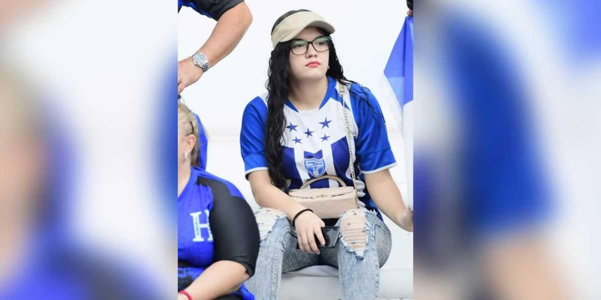 Las bellezas que adornaron el partido Honduras-Costa Rica en el Olímpico