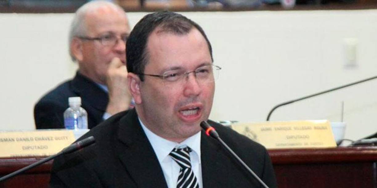 Reynaldo Ekónomo, reconocido entre las filas del Partido Nacional, también está quedando fuera según los números que contabiliza el CNE. 