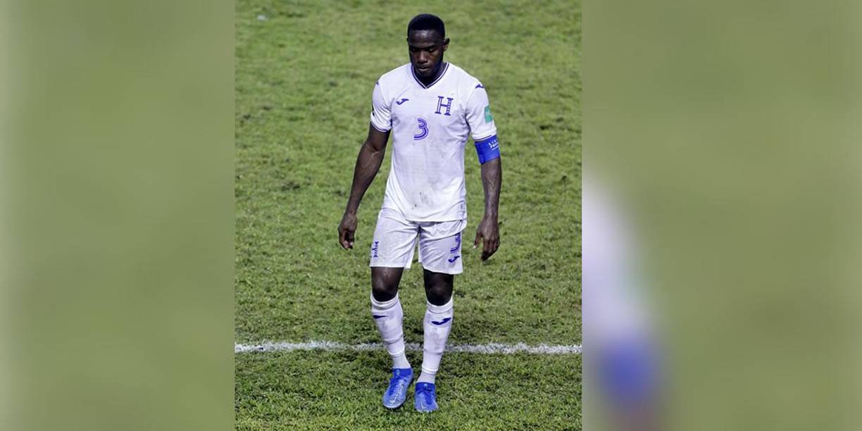 La tristeza de Maynor Figueroa tras el partido en el que cometió un grave error en el primer gol panameño.