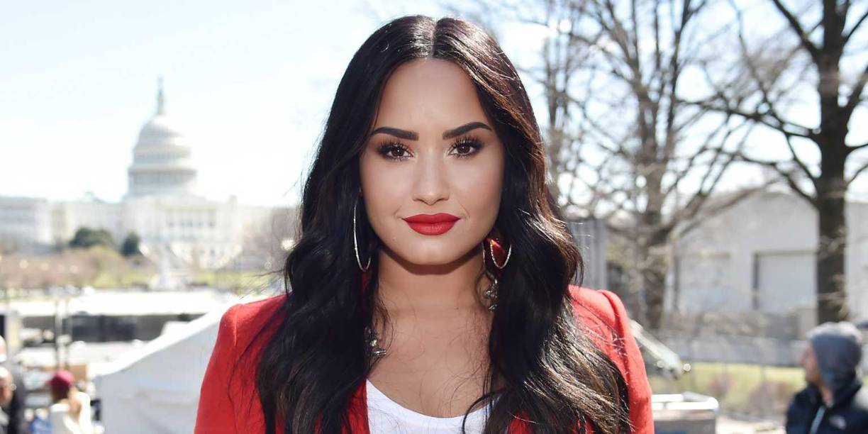 Después, la cantante comenzó a consumir cocaína, según contó a la emisión: “A los 17 años, fue la primera vez que probé la coca y me gustó mucho. Luego me hizo ir a tratamiento justo después de cumplir los 18”.