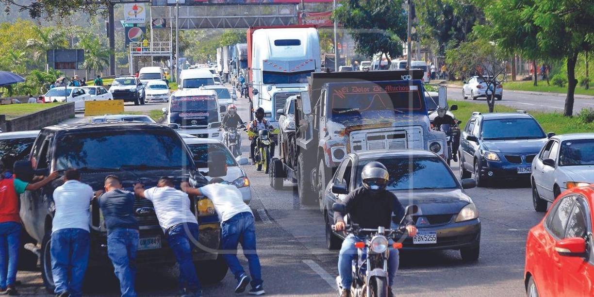 En horas de la mañana, el tránsito se ralentiza para ingresar a la ciudad. 