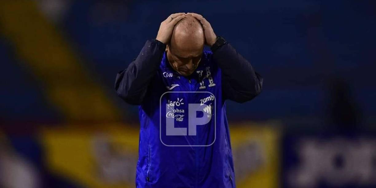 El sufrimiento de Fabián Coito durante el partido contra Costa Rica.