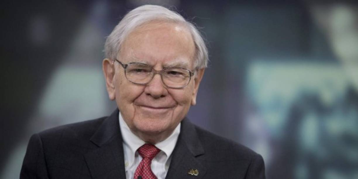 Número 2. Uno que siempre se mueve entre los primeros lugares es Warren Buffet (86), gracias a las ganacias que deriva del conglomerado de empresas conocido como Berkshire Hathaway, que le llevaron al segundo puesto de la lista con $75,600 millones, subiendo un puesto en relación al año pasado.