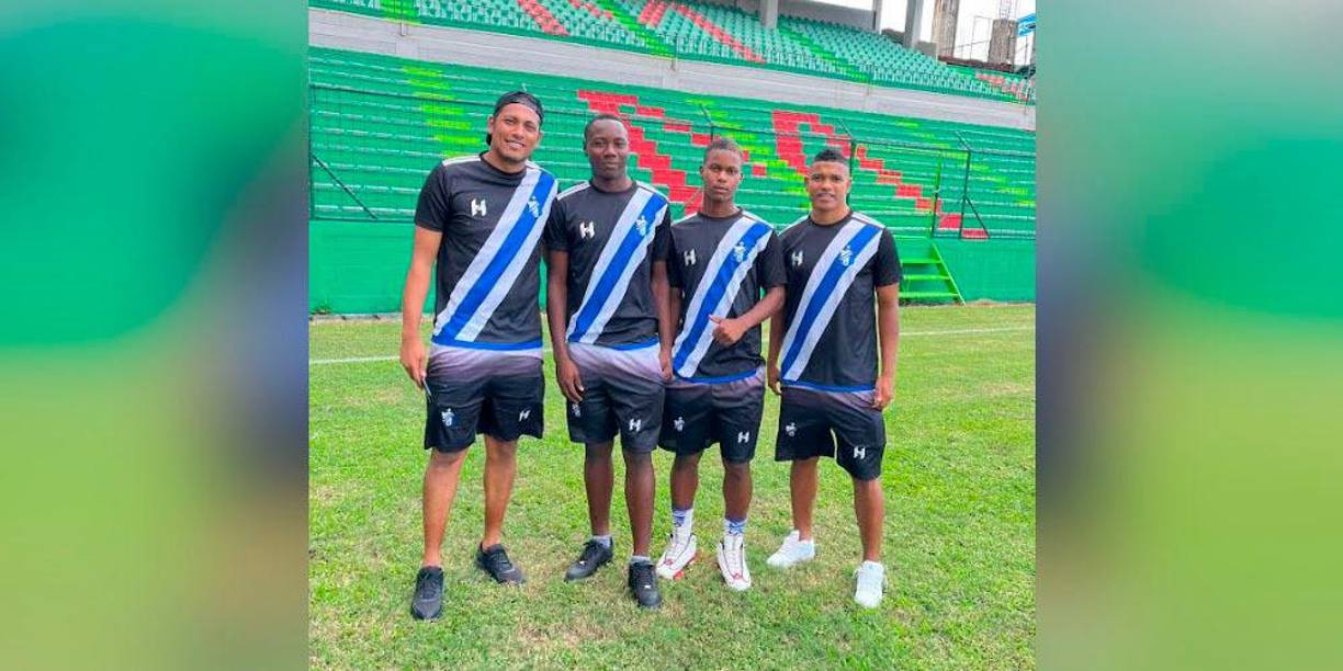 El catracho ahora quiere que algún club mexicano le de la oportunidad de jugar con su equipo, tener una prueba parar mostrar sus habilidades con el balón. Mientras tanto seguirá andando en el tren, en camión o caminando, aunque no descarta trabajar en otro oficio.