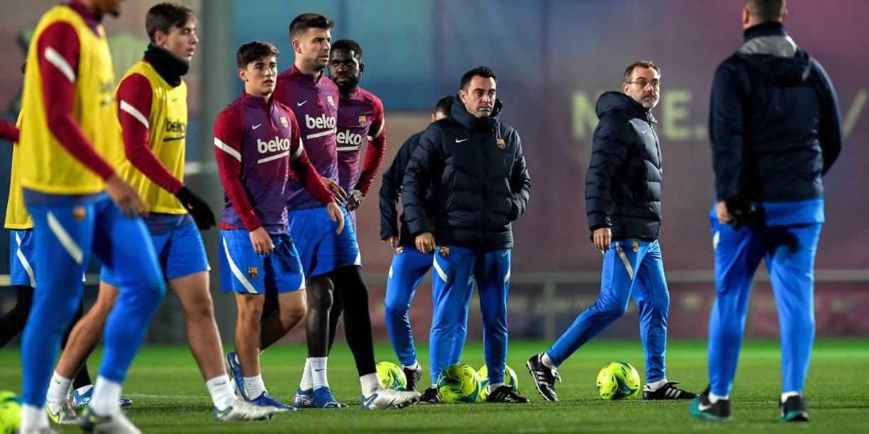 Anunciado como el salvador de un equipo a la deriva, Xavi Hernández inicia su etapa como entrenador del Barça recibiendo en el Camp Nou al Espanyol.