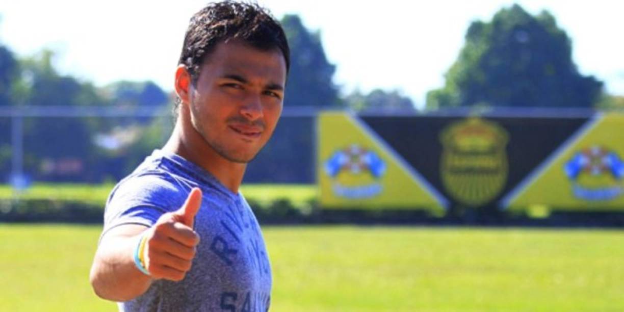 El jugador Marcelo ferreira del platense celebrando durante el partido contra Hispano, en la jornada 7 por el Torneo apertura 2008, resultado Final 2-2