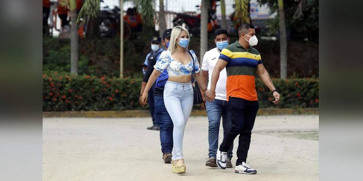 Las bellezas que cautivan en el partido Honduras-Jamaica en el Olímpico