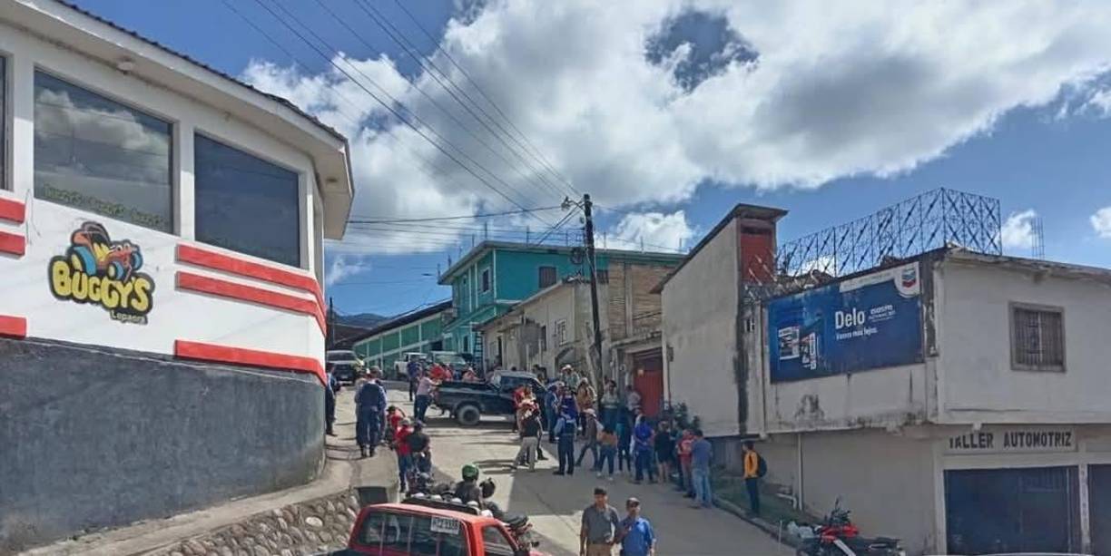 Las calles de Lepaera, al igual que en muchas localidades del occidente hondureño, están conformadas en un centro de ascensos y descensos. 