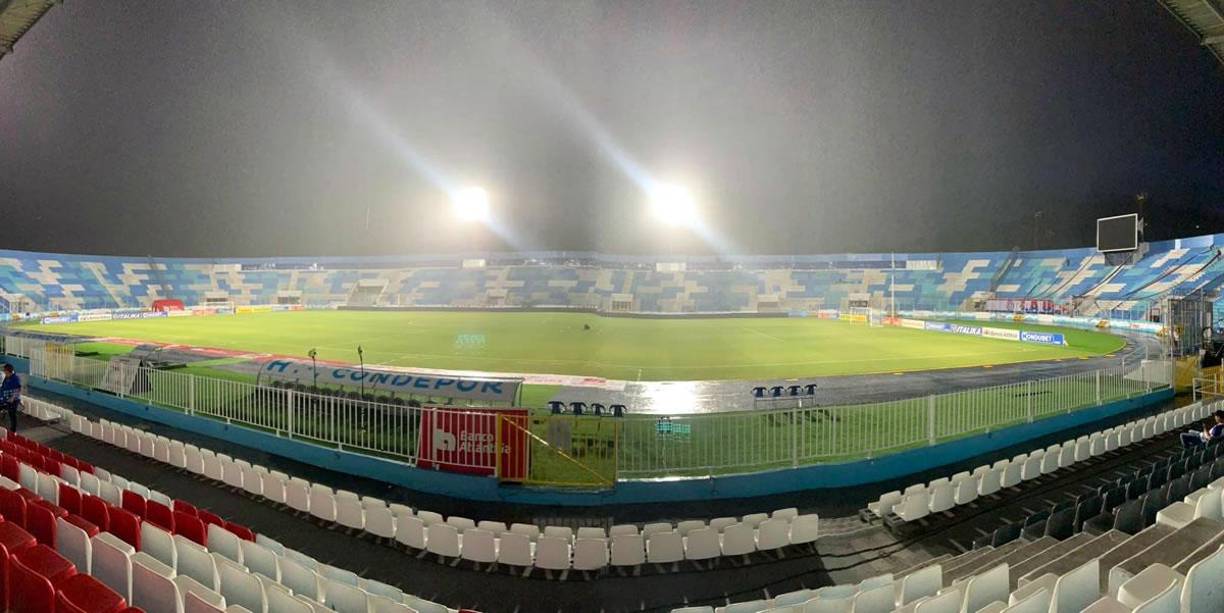 Así estaba el estadio Nacional Chelato Uclés una hora antes del inicio del partido entre Olimpia y Olancho FC.
