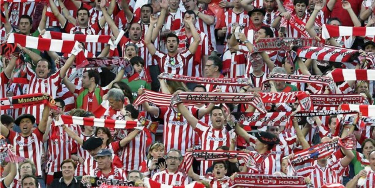 La hinchada del Athletic no abandonó a los suyos.