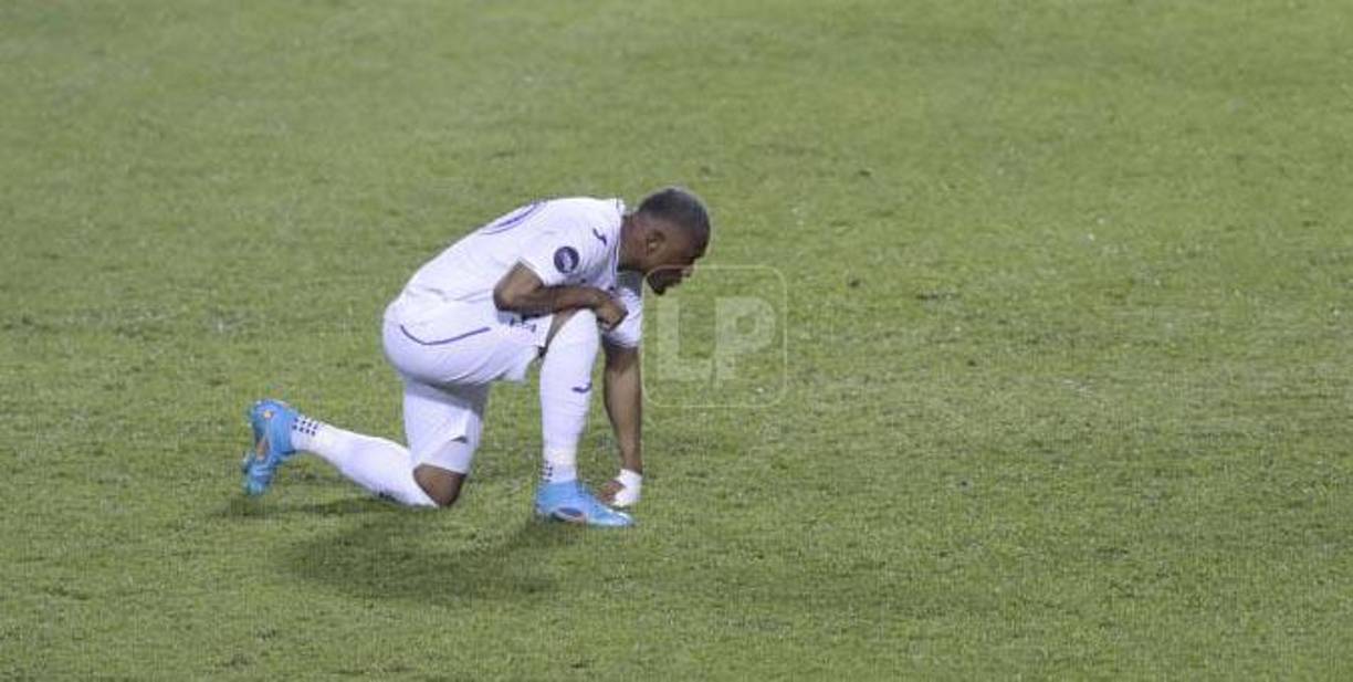 El centrocampista hondureño Deybi Flores podría salir del Panetolikos de la Superliga de Grecia y jugar en otro equipo europeo.