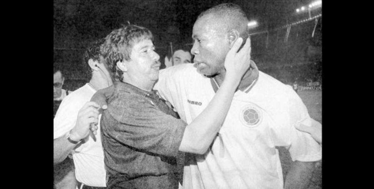 En 1976 fue convocado a la selección de mayores de Antioquia y en 1978 a la Selección de fútbol de Colombia. Entre 1980 y 1984 jugó en el Atlético Nacional hasta su retiro por una lesión grave en la rodilla.