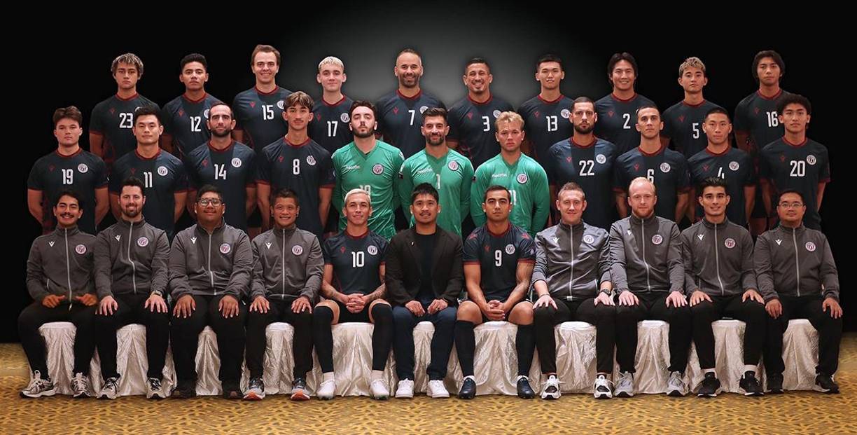 Guam también perteneció a territorio español por integrar Filipinas en el siglo XVI hasta 1898. Luego de perder la guerra hispano-estadounidense, fue obligatoriamente cedida a Estados Unidos por el Tratado de París, en el mismo momento en que el país del Viejo Continente perdió Filipinas, Cuba y Puerto Rico.