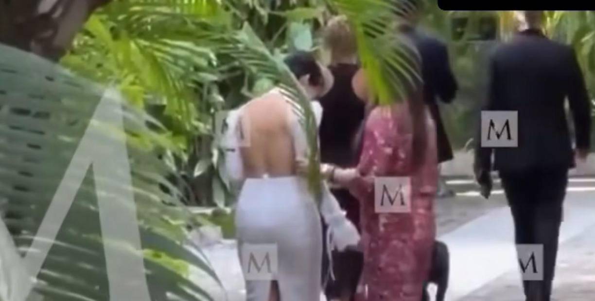 Cientos de internautas en redes sociales ya dejan varios comentarios en apoyo a la pareja de novios de Christian Nodal Y Ángela Aguilar.