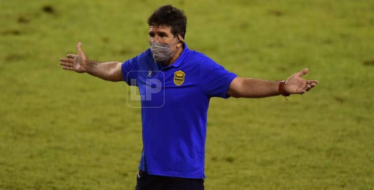 Héctor Vargas: Actualmente dirige al Real España obteniendo espectaculares resultados como timonel de la máquina. Nunca ha ocultado su deseo de dirigir a la selección de Honduras.