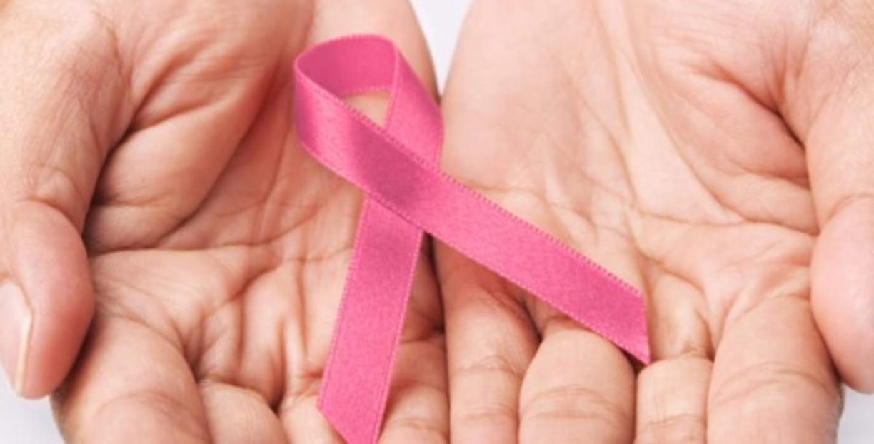 2. Lucha contra el cáncer. Las múltiples vitaminas que contienen los mangos aportan abundantes capacidades de prevención contra el cáncer. También son ricos en fibra dietética soluble conocida como pectina. Los científicos han identificado una estrecha relación entre consumir gran cantidad de fibra y el menor riesgo de cánceres del tracto gastrointestinal.