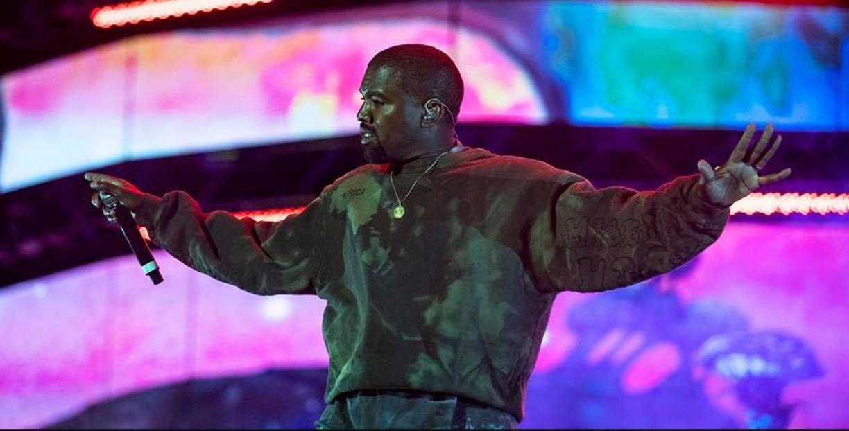 Además, incide en que Universal “discrimina sistemáticamente a las mujeres al seguir trabajando con artistas con historiales bien documentados de acoso sexual y discriminación”, y asegura que tanto la discográfica como otras figuras de alto nivel dentro de la industria “intentaron ocultar el incidente”.