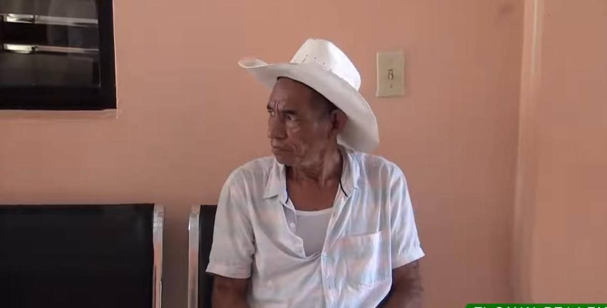 Asegura que la mamá de la joven le contestó. “Se puede acostar uno para acá y el otro para allá... ¿Imagínese usted? Yo encontré al otro hombre saliendo y él me dijo que no sabía que teníamos problemas”.