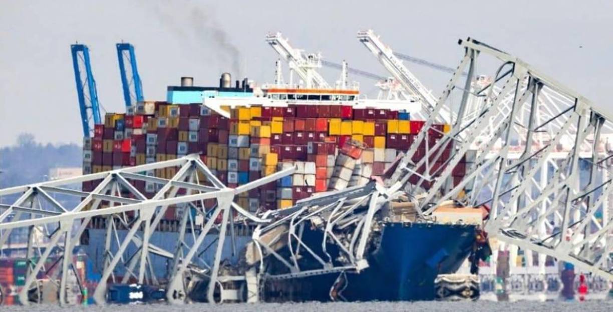 Pero seis trabajadores que estaban tapando baches en el puente, todos ellos migrantes de México, Guatemala, Honduras y El Salvador, fallecieron en el derrumbe.Junto a Suazo, los trabajadores Alejandro Hernández Fuentes, Dorlian Ronial Castillo Cabrera, José Mynor López, Carlos Daniel Hernández Estrella y Miguel Ángel Luna González fallecieron en el accidente.