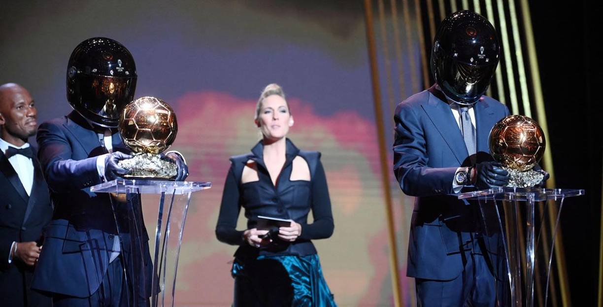Los ‘marcianos’ que transportaron los Balones de Oro a la gala del Balón de Oro 2021.