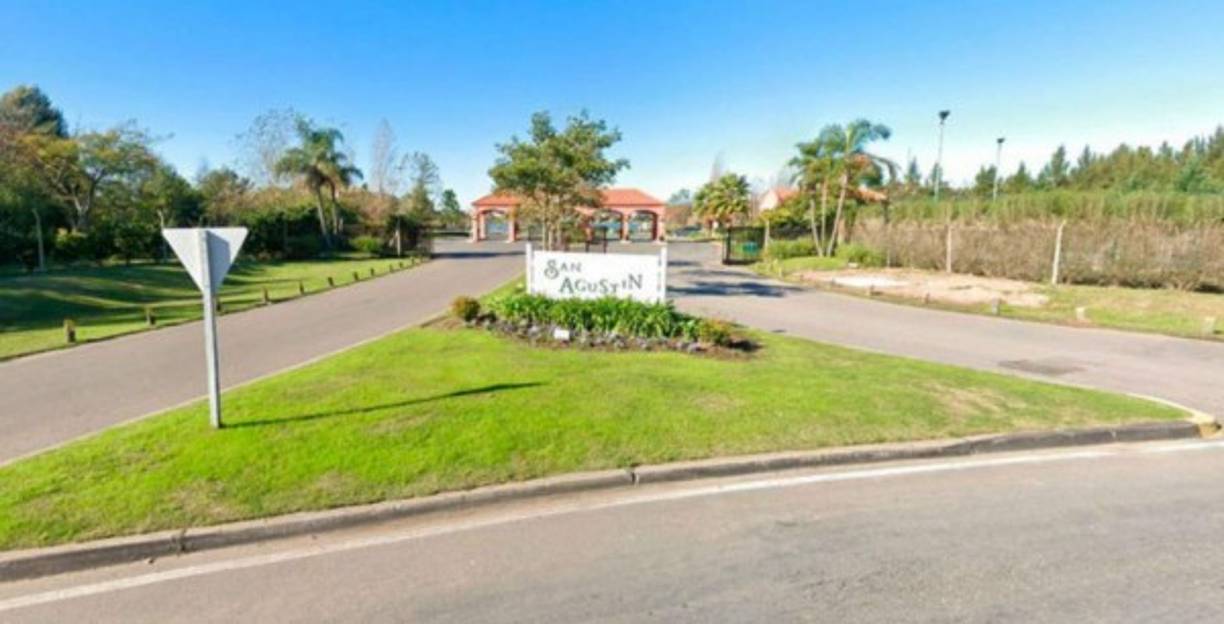 La vivienda donde murió Maradona es blanca, de arquitectura moderna y tiene piscina.