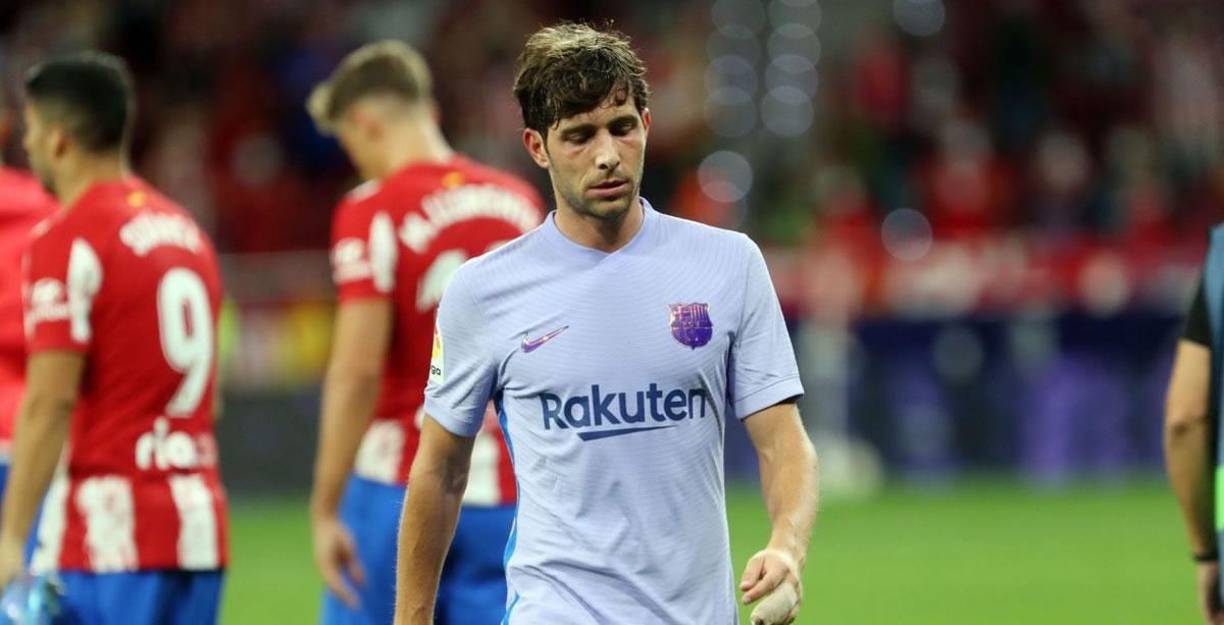 Sergi Roberto, triste y cabizbajo tras el pitazo final.