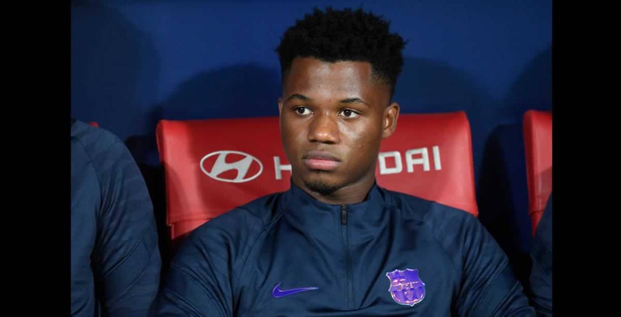 Ansu Fati empezó el partido en el banco de suplentes.