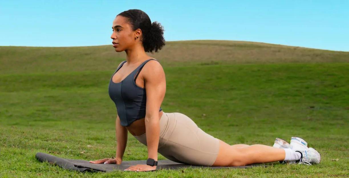 Factores que influyen en la flexibilidad: Herencia (genética). Edad (a menor edad, más flexibilidad). Tipo de trabajo habitual (posturas). Momento del día (mejora a la largo del día). La temperatura ambiente y la temperatura muscular (a más temperatura, mayor flexibilidad). El grado de cansancio muscular. El grado de flexibilidad trabajado a lo largo de los años.