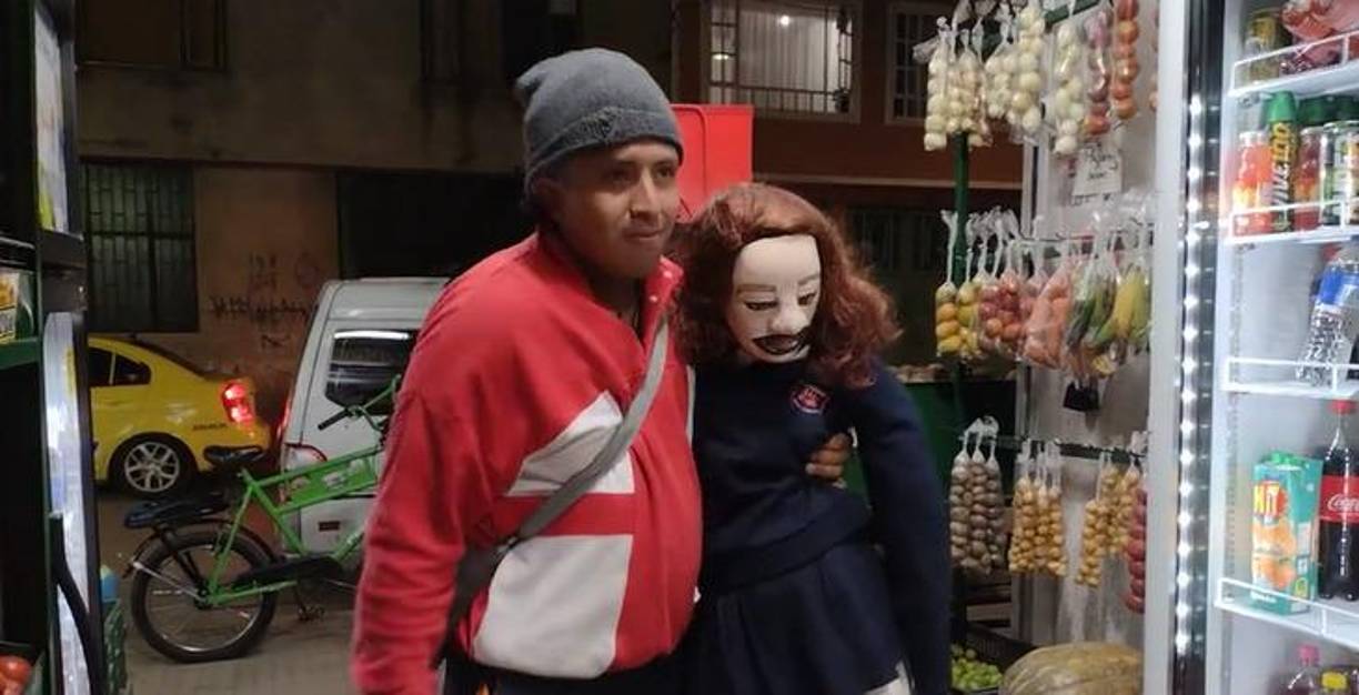 “Más que todo con la que vivimos relación, vive en Roma y hoy en día terminamos porque ha estado con otro y lo quiere más al otro... Duré solo y no encontraba a nadie en mi vida, decidí inventar y fabricar mi familia para que estemos todos y me acompañen en esta adultez”, fueron las declaraciones de Cristian Montenegro para <i>City TV</i>.