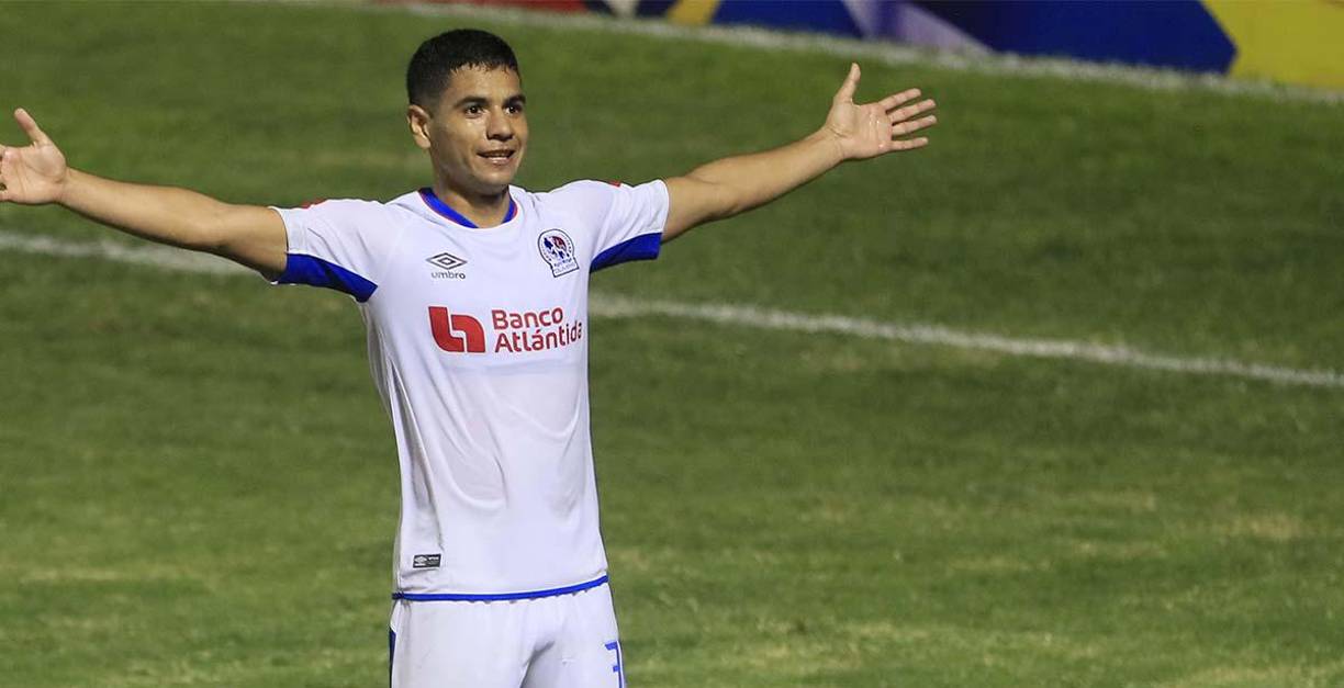 Carlos Pineda: El centrocampista del Olimpia es titular indiscutible en el albo y no fue convocado a la H.