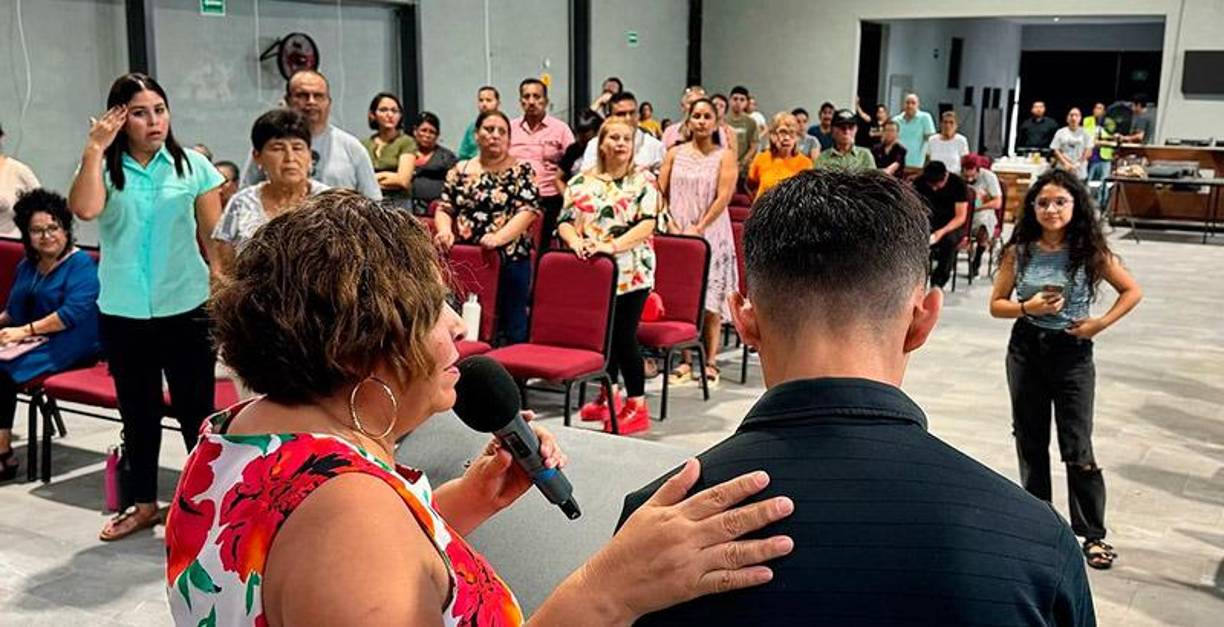 Ayer, Shin asistió a un servicio religioso por la tarde en una iglesia de Reynosa. Hoy, a las 8:00 de la mañana, hora de Honduras, comenzó su travesía.