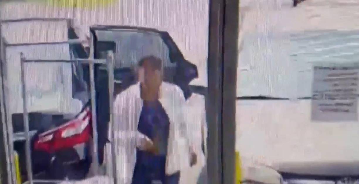 Esta es la imagen de Elsa Murrillo entrando a una lavandería de Houston el 11 de marzo del 2022. Cuatro días antes de su cumpleaños (15 de marzo).