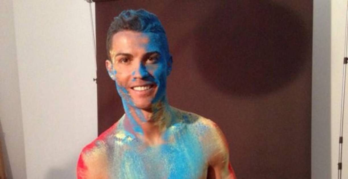 Tiene un fábrica de pinturas que administra un hermano.