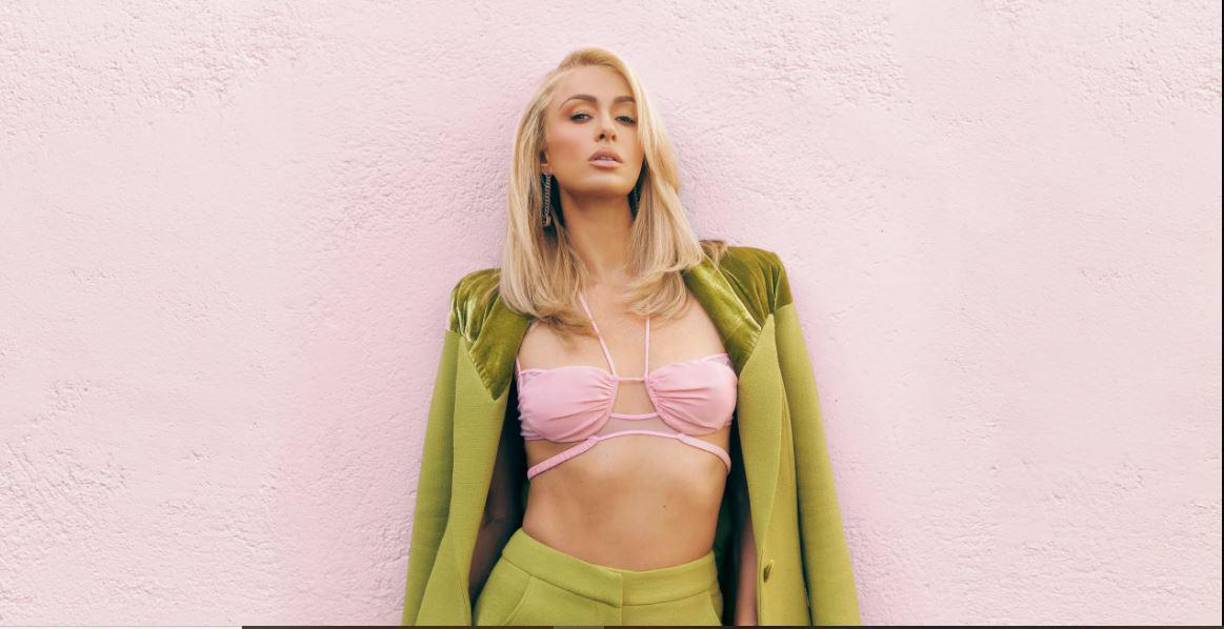 Hilton dijo que cuando tenía 15 años, ella y sus amigas conocieron a un grupo de hombres en el Century City Mall de Los Ángeles.